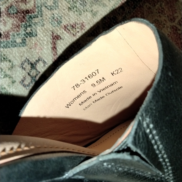 Johnston & Murphy Black Evelyn Chain Leather Shoes - Picture 8 of 8